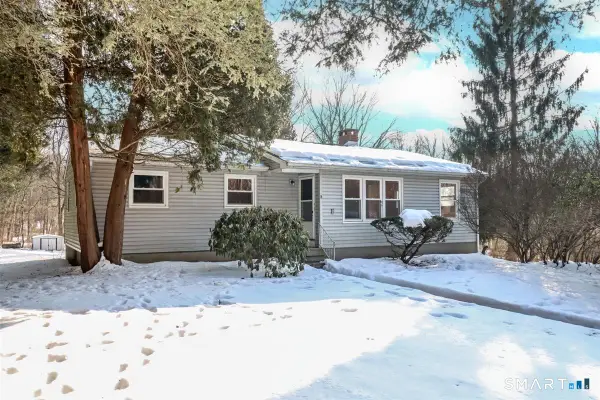 7 Longview Road, Newtown, CT 06482