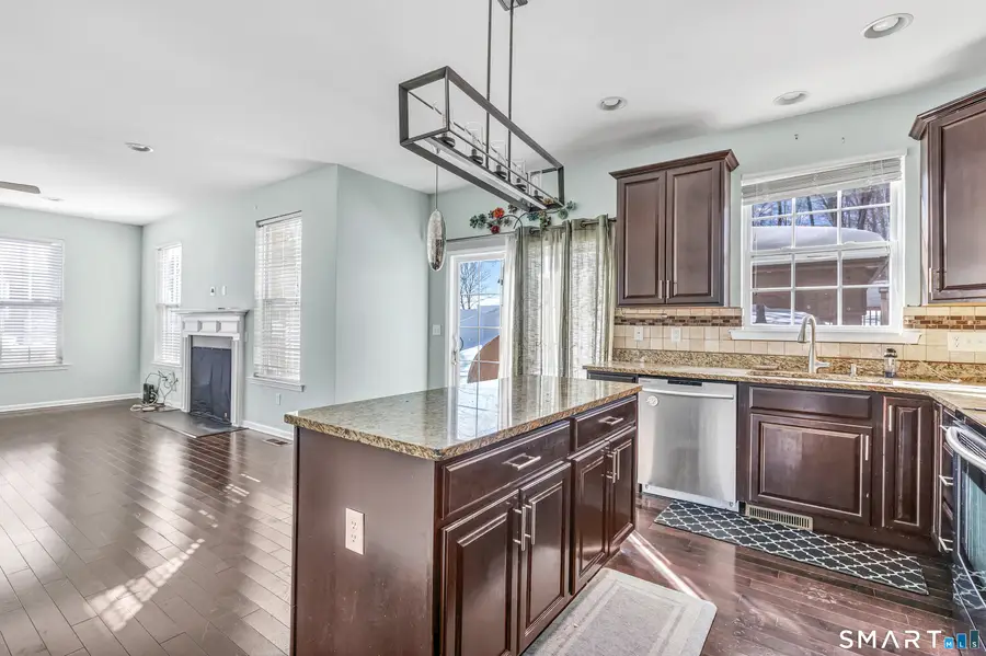 9 Fox Run Lane, Seymour, CT 06483 - #3