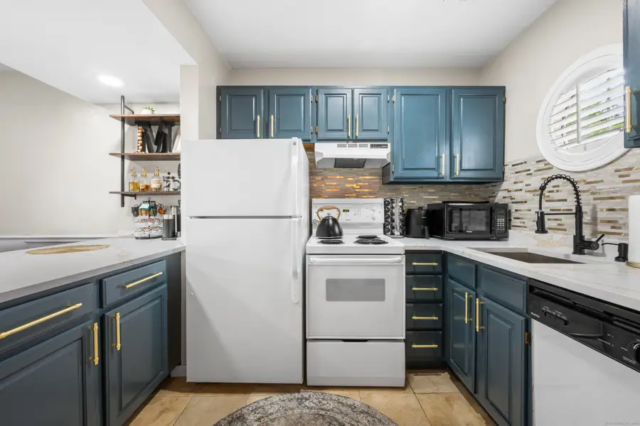 2122 Old Pond Lane #2122, Norwich, CT 06360 - #3