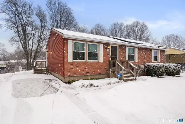 23 Farmstead Circle, Bloomfield, CT 06002