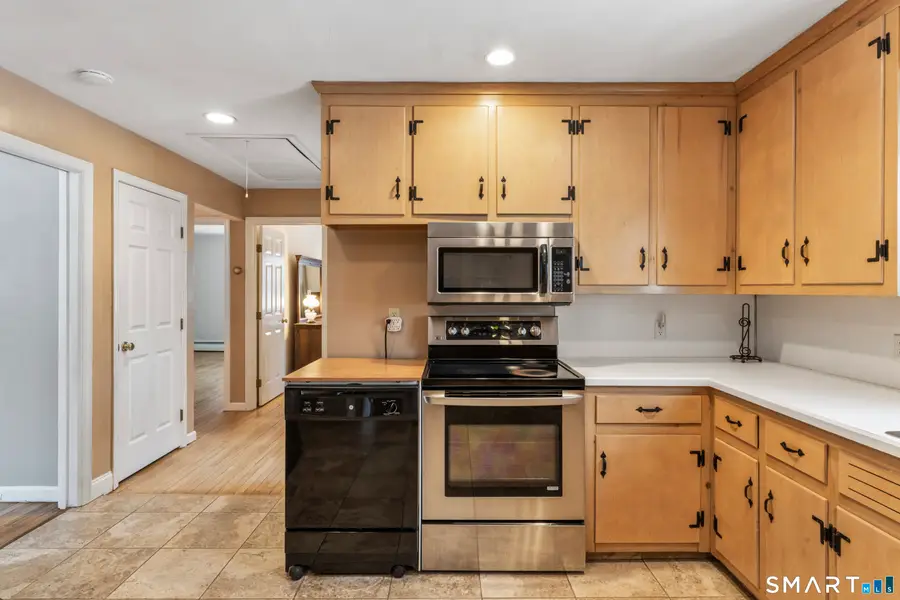 6 Crestwood Drive, Newtown, CT 06482 - #3