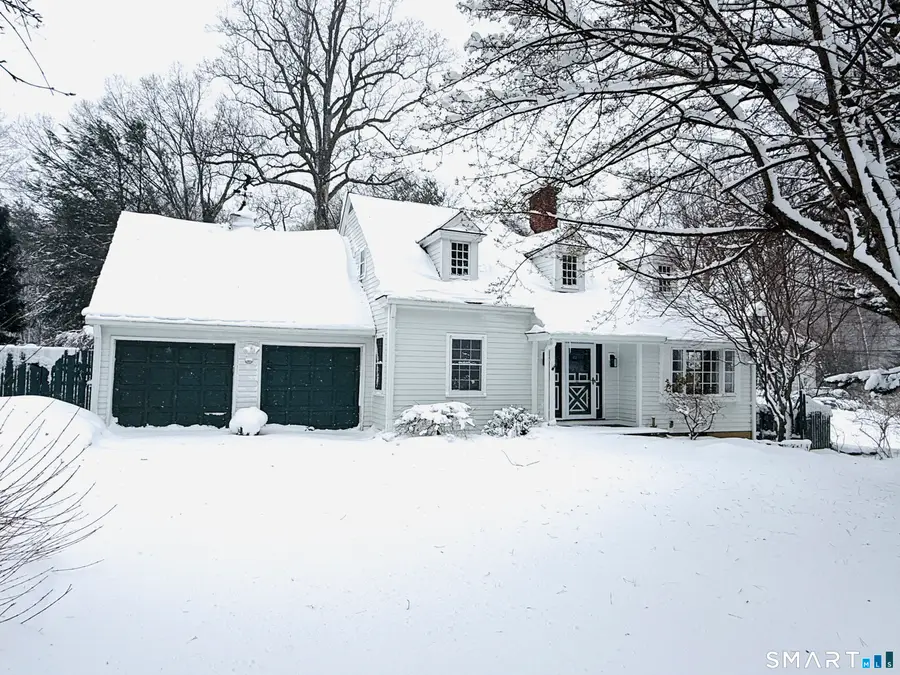 1091 Round Hill Road, Fairfield, CT 06824 - #2