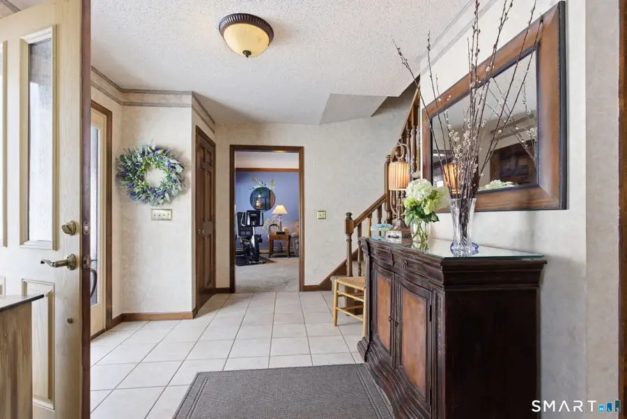 6 Windward Drive, New Fairfield, CT 06812 - #3