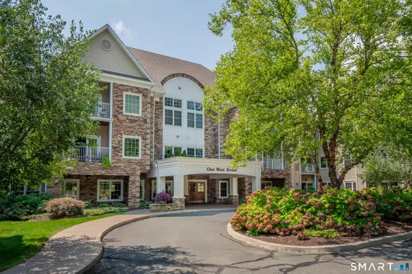 1 West Street #219, Simsbury, CT 06070