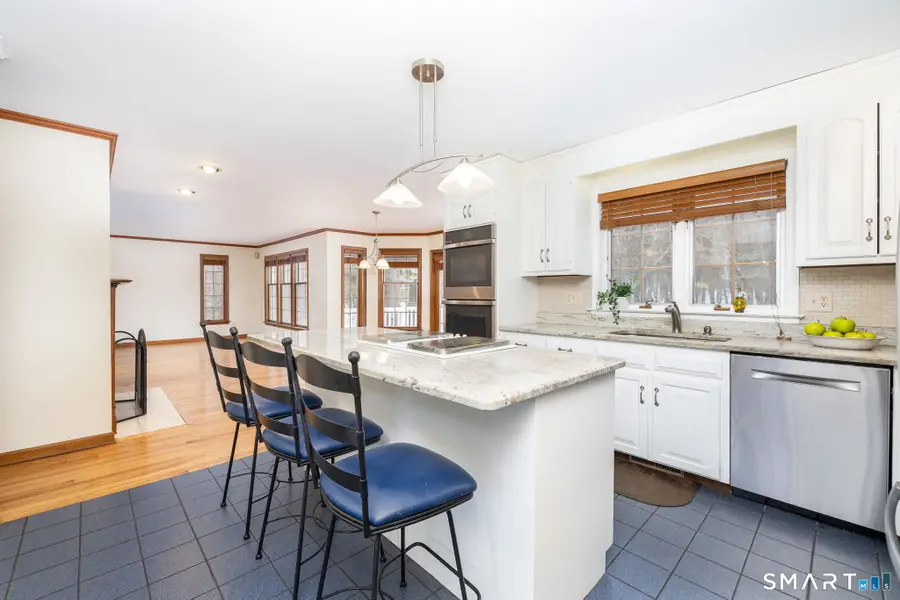 9 Hemlock Drive, New Hartford, CT 06057 - #3