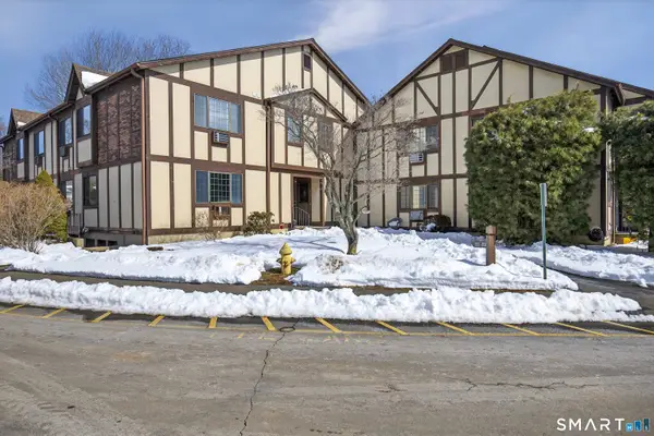 334 Foxwood Lane #334, Milford, CT 06461