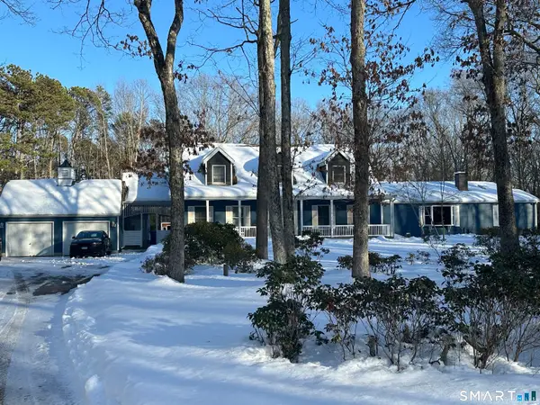 16 Greystone Drive, Montville, CT 06382