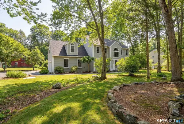 10 Sweetbriar Lane, Newtown, CT 06482