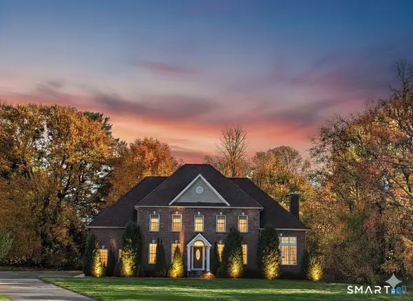 15 Squire Court, Trumbull, CT 06611