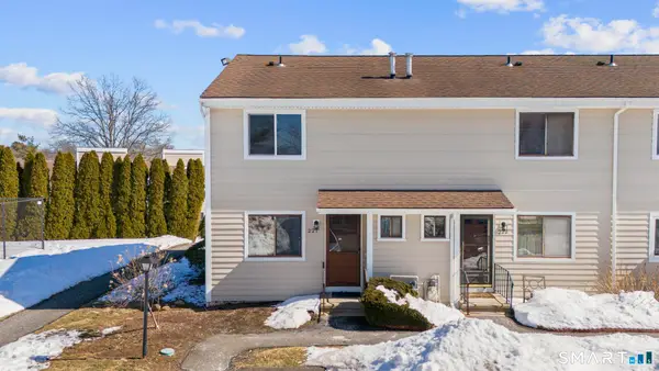 221 Monticello Drive #221, Branford, CT 06405