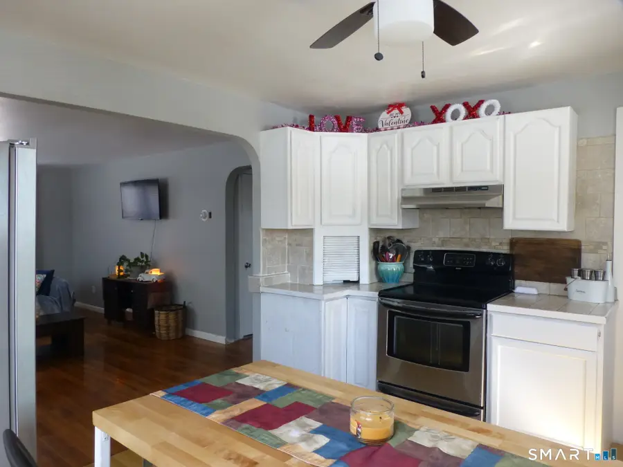 593 Mohegan Avenue Parkway, Quaker Hill, CT 06375 - #2