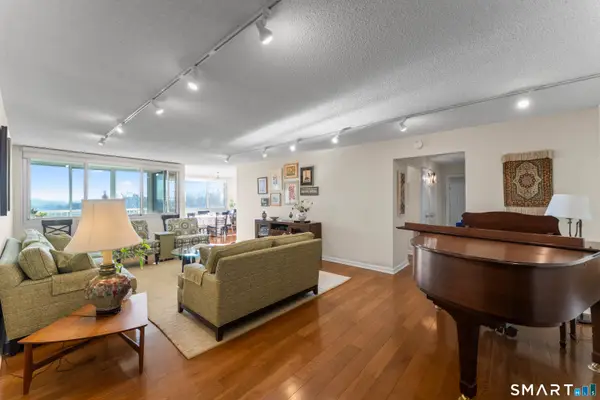 1 Strawberry Hill Avenue #APT 10A, Stamford, CT 06902