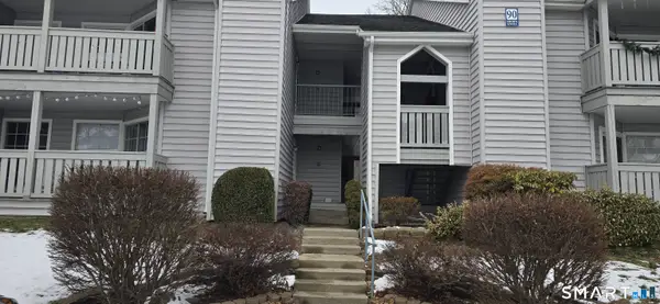 90 Crown Knoll Court #APT 136, Groton, CT 06340