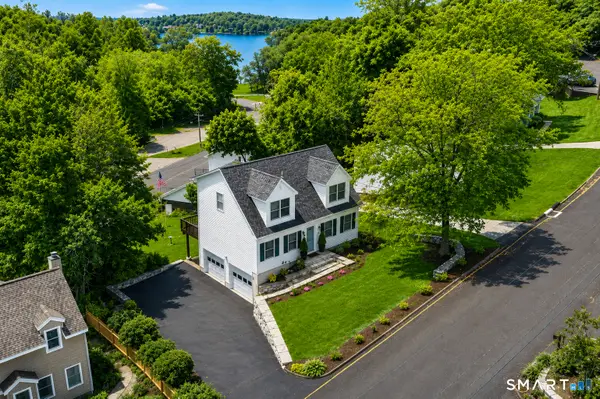 15 Berkshire Drive, Brookfield, CT 06804