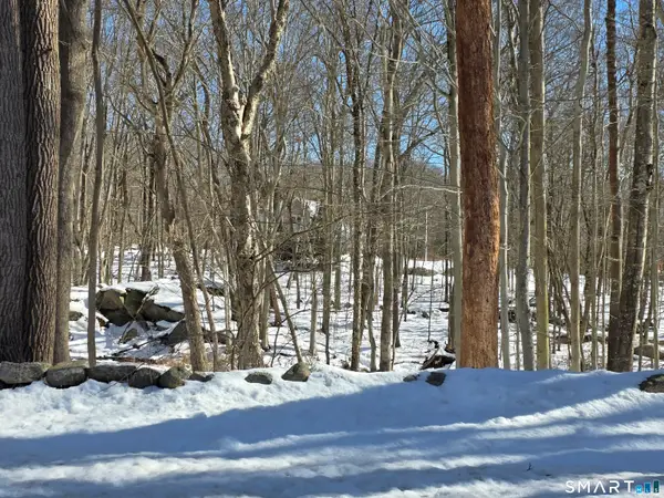 69 Shore Road, Waterford, CT 06385