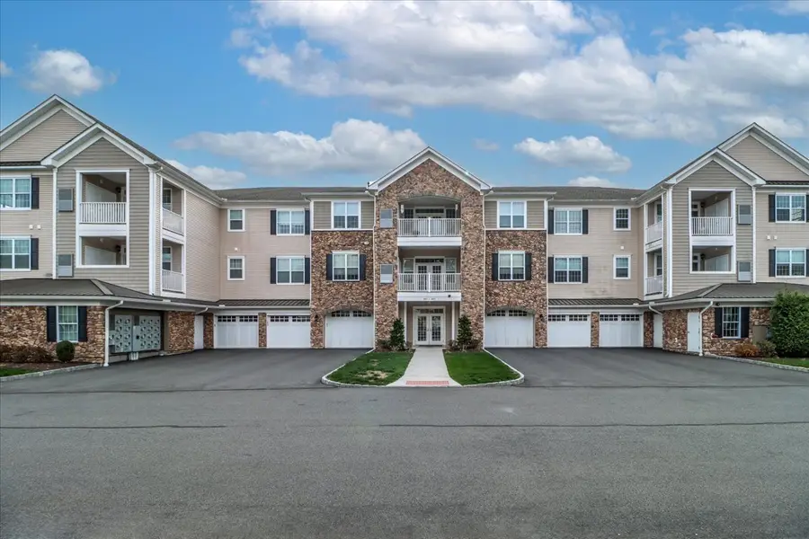 433 Brookside Court #433, Newtown, CT 06470 - #3