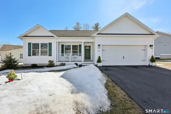 152 Willow Brook Drive, Farmington, CT 06032