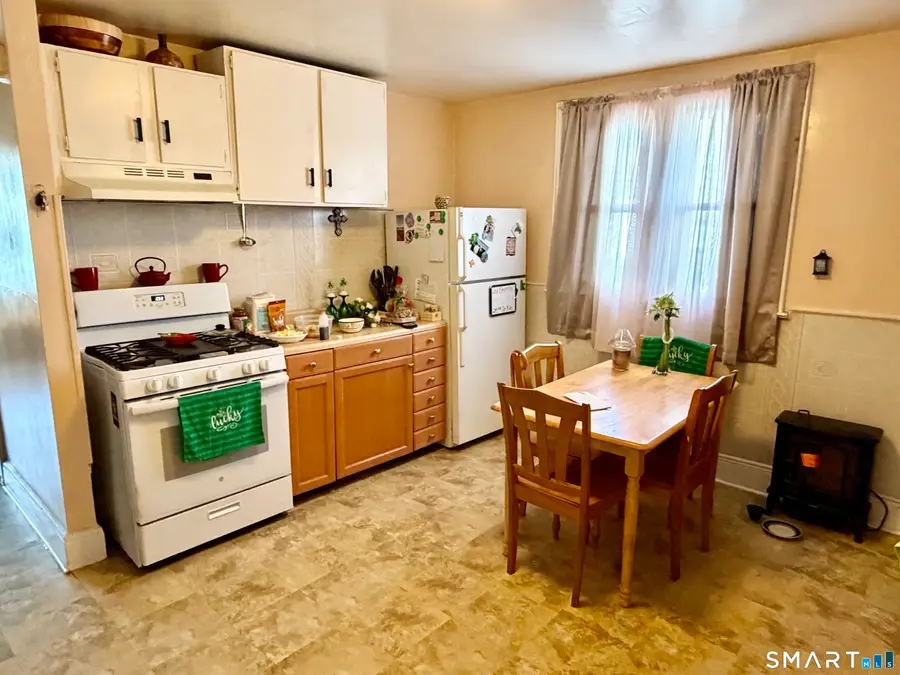 384 Thompson Street, Stratford, CT 06615 - #3