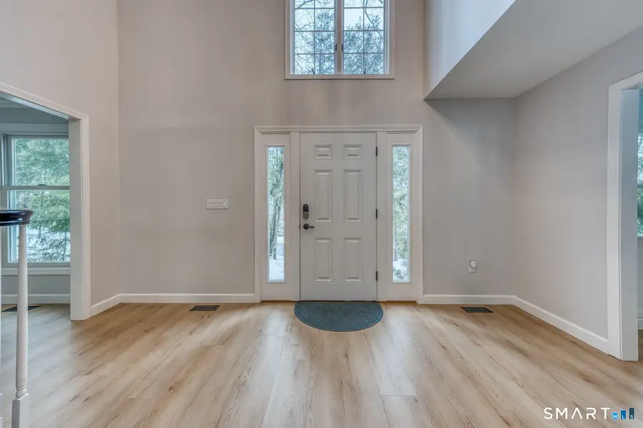 35 High Gate Drive, Avon, CT 06001 - #2