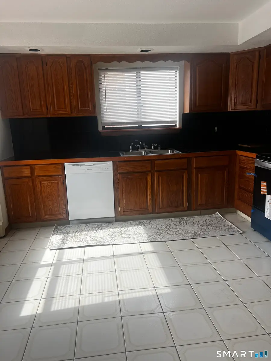 77 Mountford Street #2 west, Hartford, CT 06114 - #3