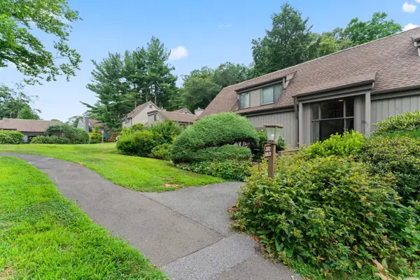 352 Heritage Village #B, Southbury, CT 06488