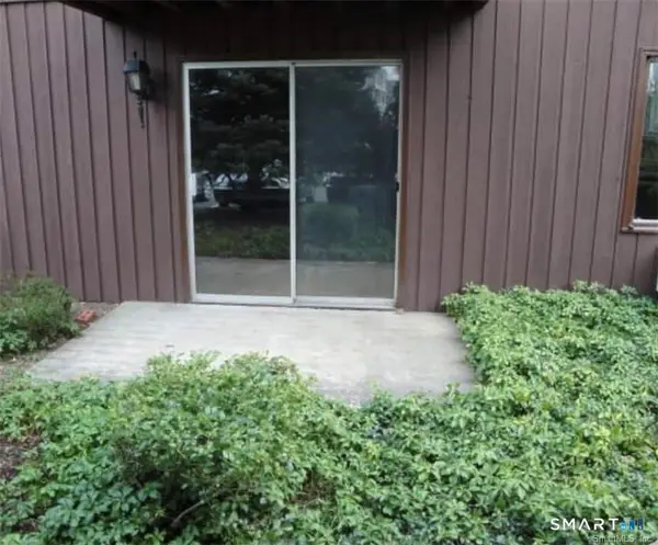 136 Deer Hill Avenue #B12, Danbury, CT 06810