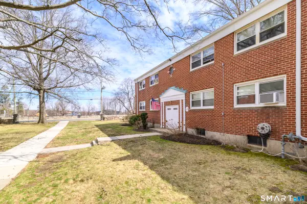 22 Courtland Avenue #4, Stamford, CT 06902