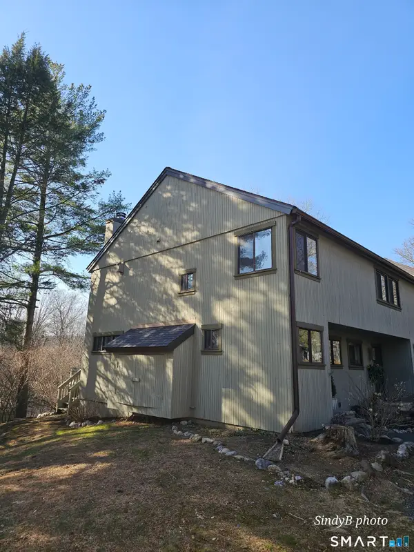 24 Fox Run, Woodbury, CT 06798