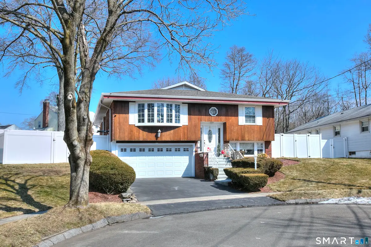 34 Richard Circle, Stratford, CT 06614 - #1