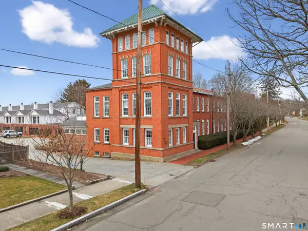 18 Fair Street #APT 5, Guilford, CT 06437