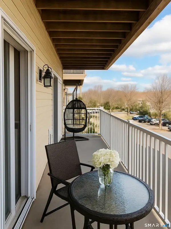 34 Schoolhouse Drive #208, West Hartford, CT 06110