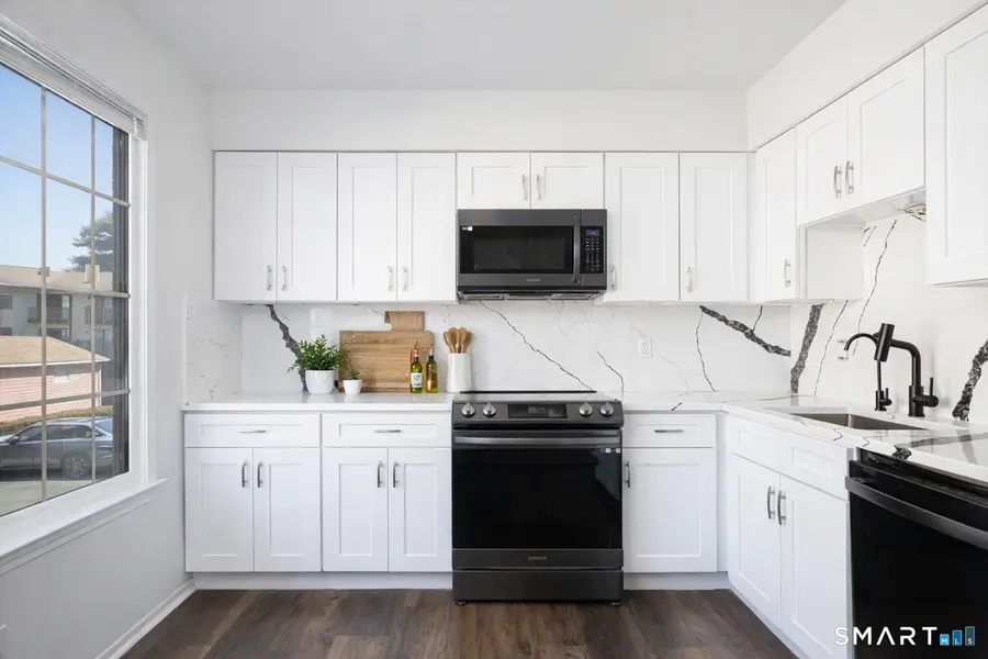 237 Strawberry Hill Avenue #APT 27, Stamford, CT 06902 - #3