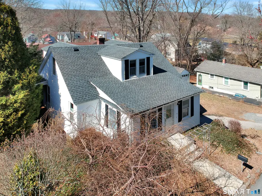 6 John Avenue, Quaker Hill, CT 06375 - #3