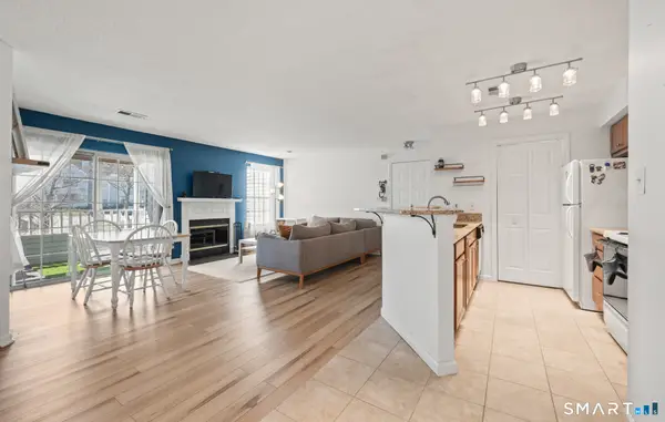 1 Forest Glen Circle #11, Middletown, CT 06457