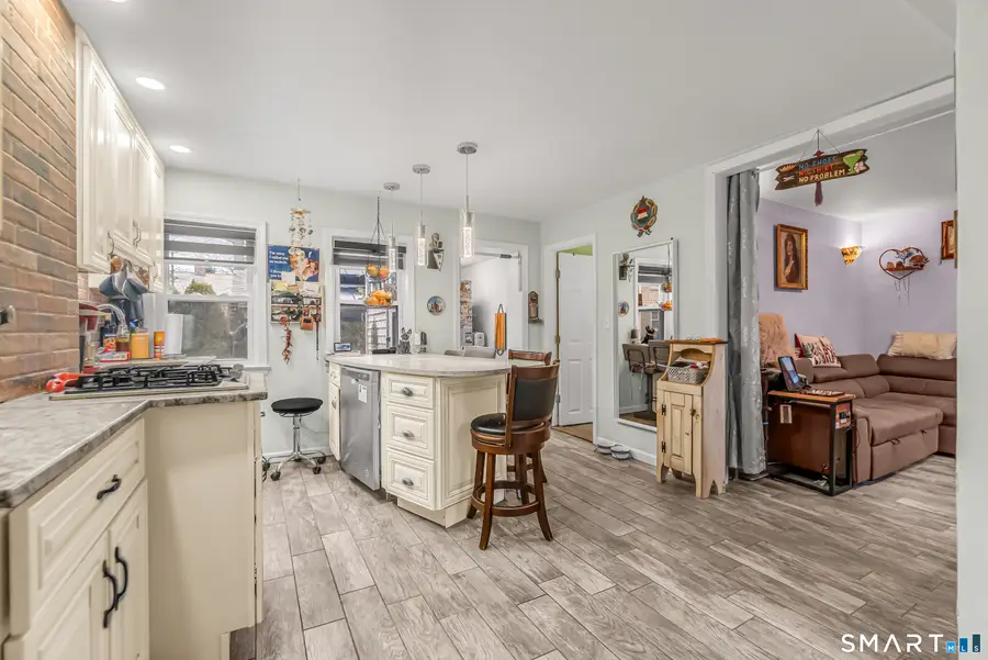 16 Cole Street, Bridgeport, CT 06604 - #3