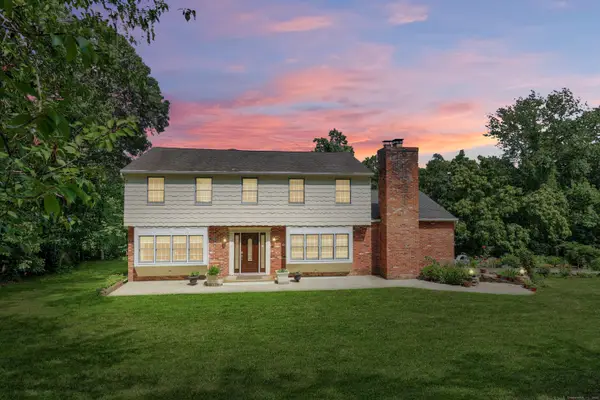 11 Ariel Road, Woodbridge, CT 06525