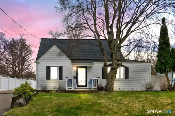 20 Nassau Circle, East Hartford, CT 06118