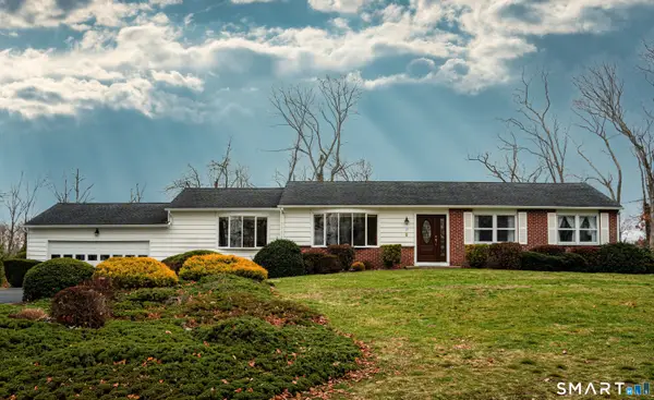 17 Arrowhead Lane, Branford, CT 06405