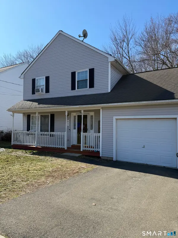 61 Victoria Court, Hamden, CT 06514