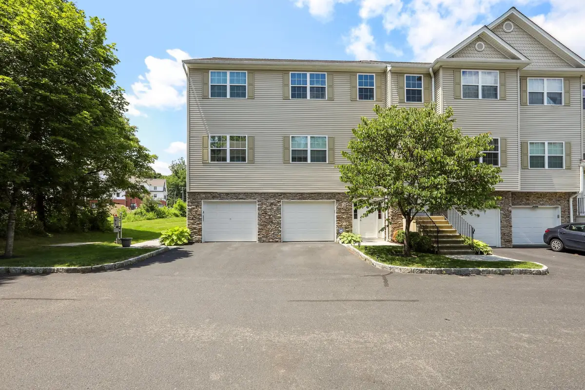 27 Riverview Court #27, Brookfield, CT 06804 - #1