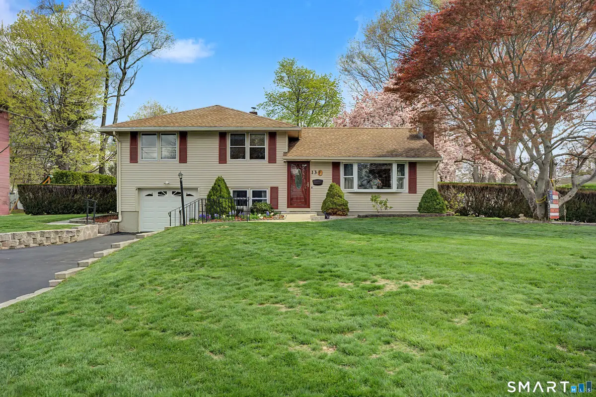 13 Reynolds Drive, Wallingford, CT 06492 - #1