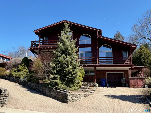 31 Mountain View Drive, Brookfield, CT 06804