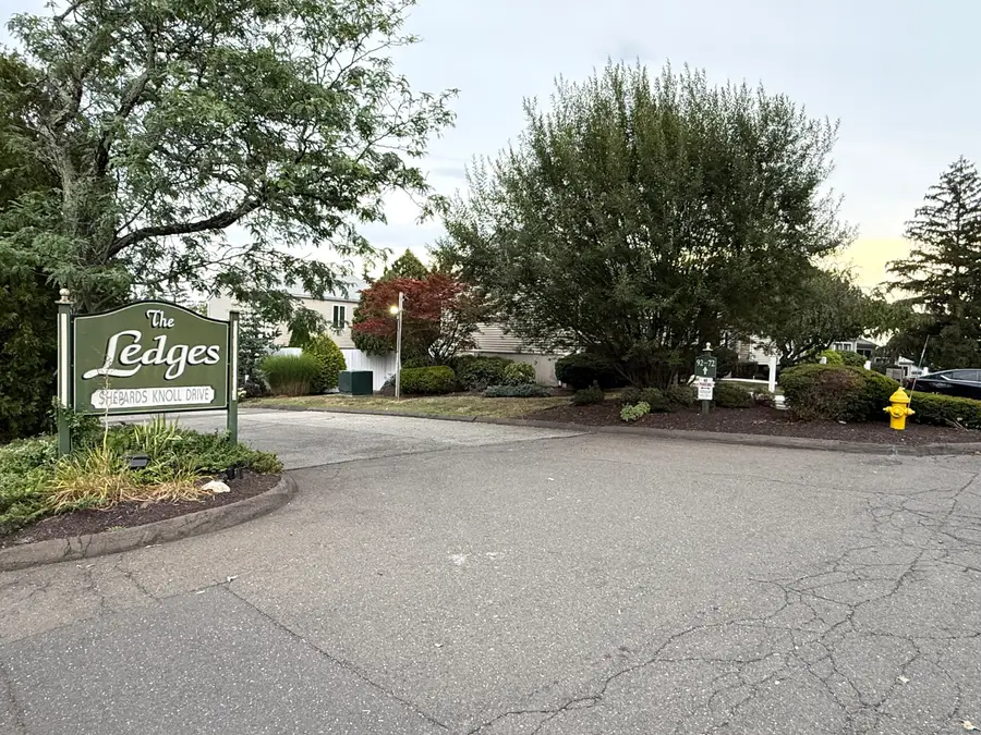 92 Shepards Knoll Drive #92, Hamden, CT 06514 - #2