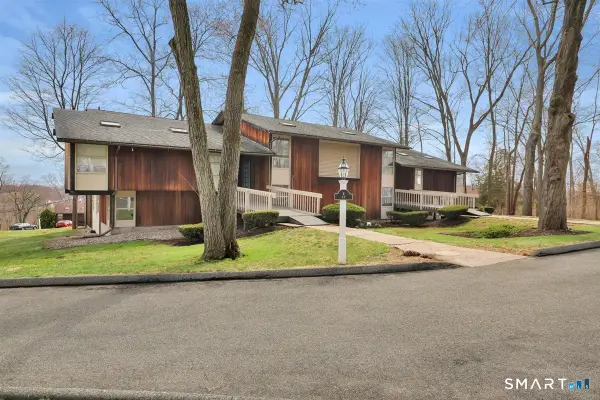 4-G Country Squire Drive #4G, Cromwell, CT 06416