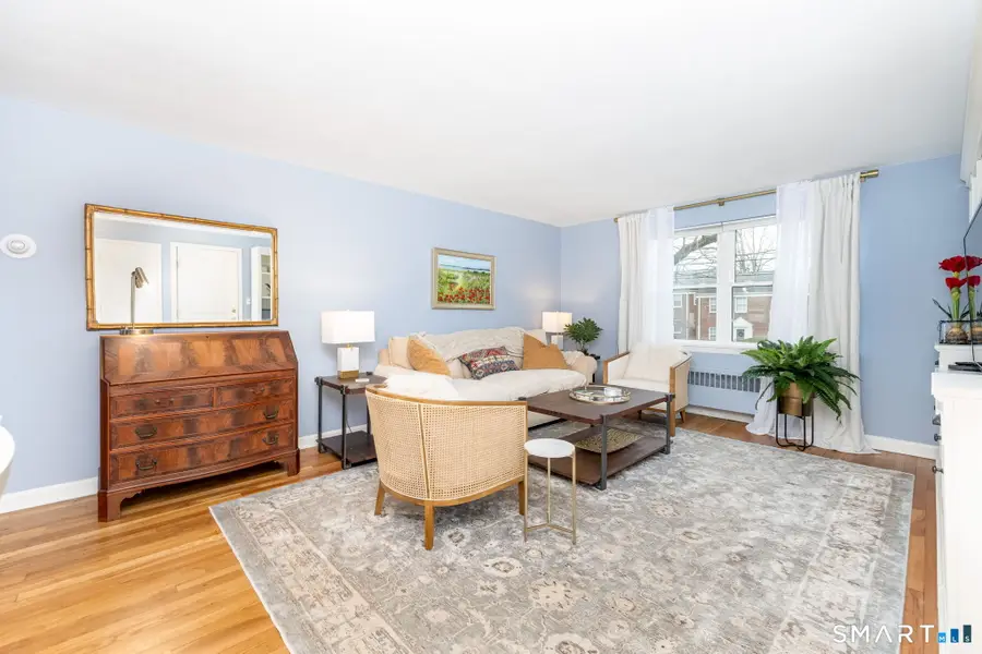 40 Arnold Way #40, West Hartford, CT 06119 - #2