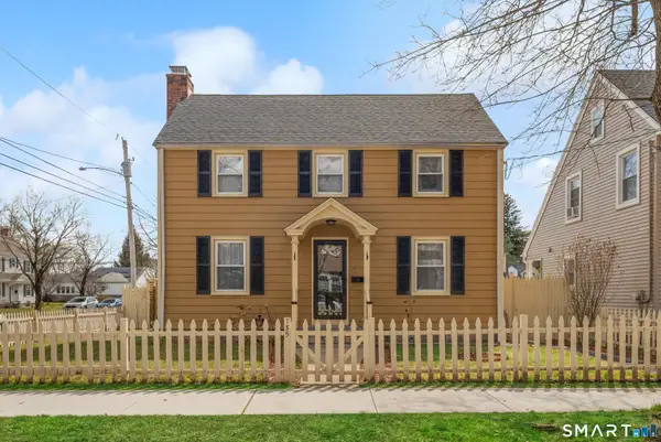 135 Laurel Place, Bridgeport, CT 06604