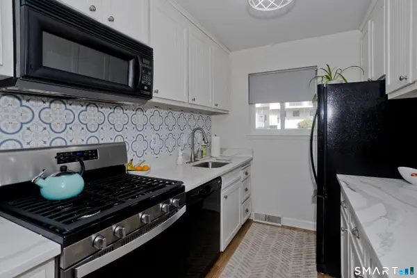 803 Timber Lane #803, Canton, CT 06019