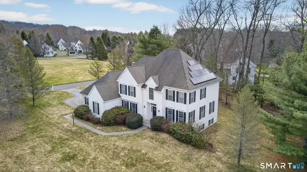 5 Fenwick Drive, Avon, CT 06001