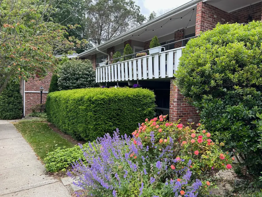 195 Southport Woods Drive #195, Southport, CT 06890 - #3