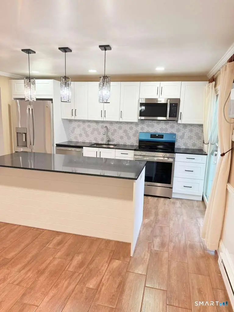 8 Avon Lane, Stamford, CT 06907 - #3